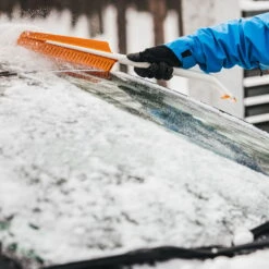 Fiskars SnowXpert Eiskratzer & Schneebürste -Madison Verkäufe 0910200568 SnowXpert Eiskratzer und Schneebuerste 1 104016