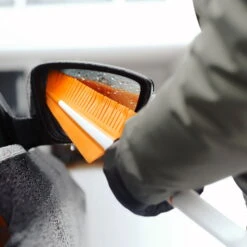 Fiskars SnowXpert Eiskratzer & Schneebürste -Madison Verkäufe 0910200568 SnowXpert Eiskratzer und Schneebuerste 5 107875