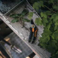 Fiskars Bypass-Schere 'Solid', Schwarz/orange -Madison Verkäufe 0920300708 Solid Bypass Gartenschere M 2 106804