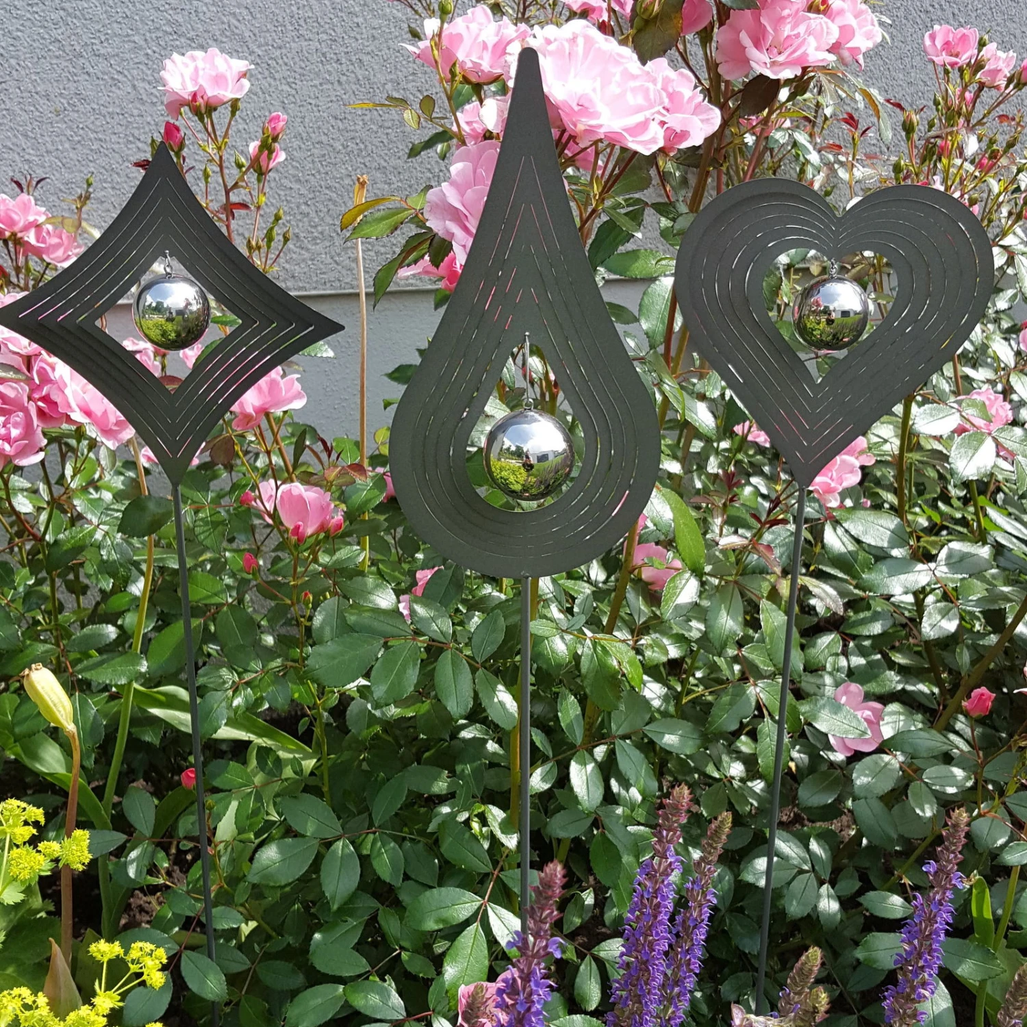 Beetstecker Tropfen Aus Stahl Mit 1 Edelstahl-Kugel, Dunkelgrau Lackiert, Maße 80 X 12 X 4,2 Cm 4 Beetstecker Tropfen Aus Stahl Mit 1 Edelstahl-Kugel, Dunkelgrau Lackiert, Maße 80 X 12 X 4,2 Cm – Bild 2