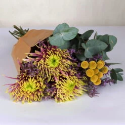Gemischter Blumenbund 'Baltazar' Inkl. Gratis Grußkarte -Madison Verkäufe 1025700010 DIY Mixbund Baltazar Chrysanth Craspedia Euka Statice 2 94432