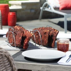 Napoleon Spare Rib-/Braten-Halter, Aus Edelstahl -Madison Verkäufe 3920501624 56019 rib roast rack in use 41401