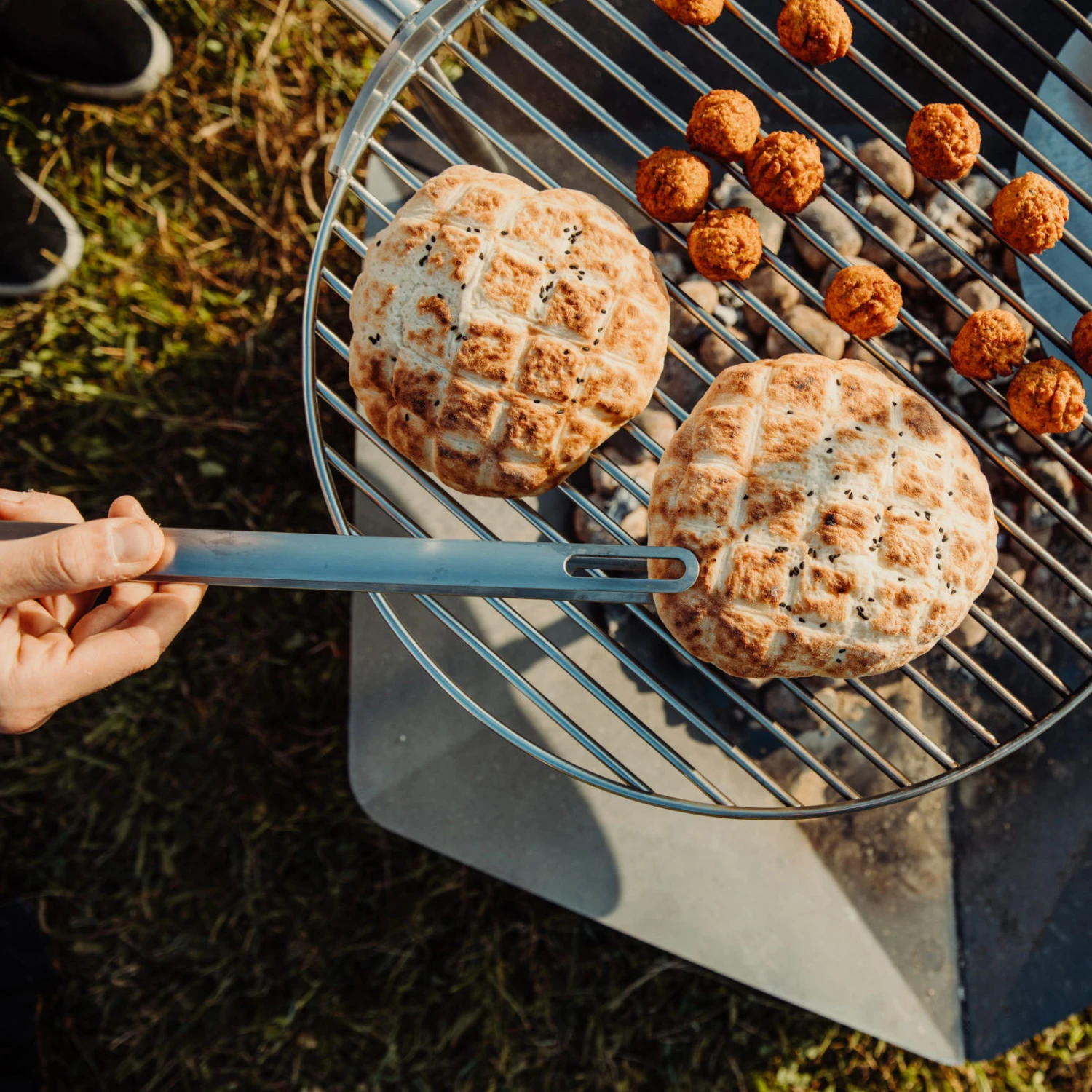 Grillzange, Höfats, Silber, Edelstahl 7 Grillzange, Höfats, Silber, Edelstahl – Bild 5