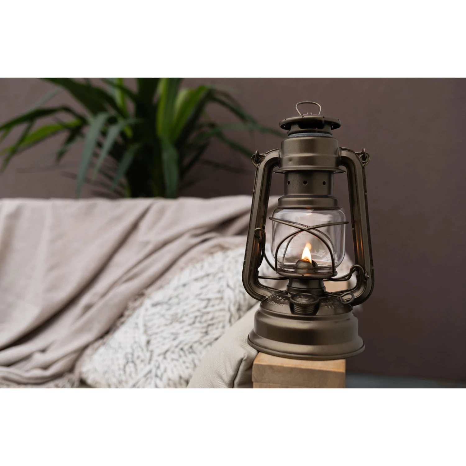 Feuerhand Sturmlaterne 'Baby Special 267', Bronze, 26,5 X 13,5 X 15 Cm 6 Feuerhand Sturmlaterne 'Baby Special 267', Bronze, 26,5 X 13,5 X 15 Cm – Bild 4